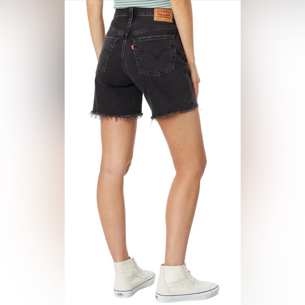 Levi's Women's 501 Mid Thigh Shorts Size 34 - Picture 2 of 6